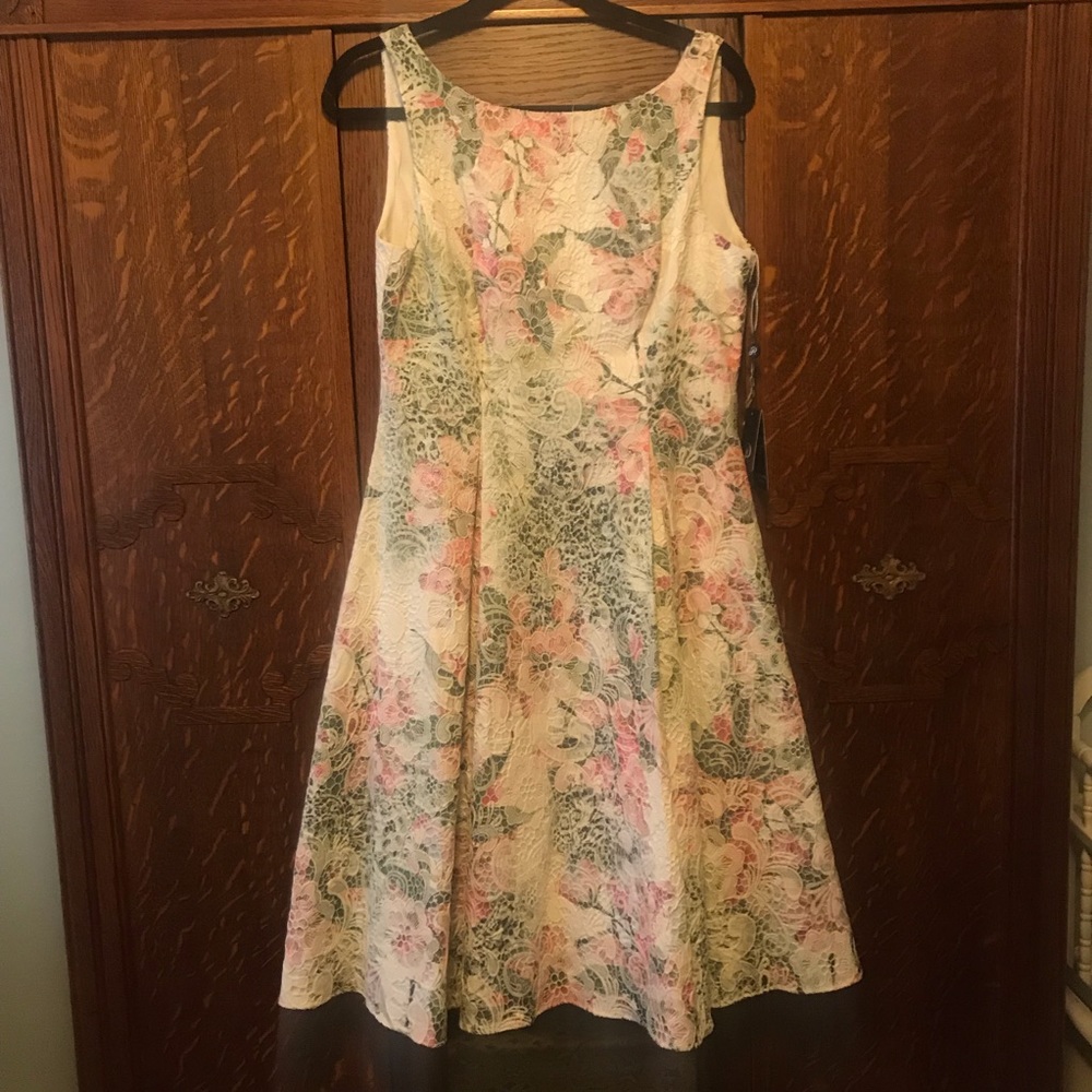 Adriana Papell Beautiful Floral Dress